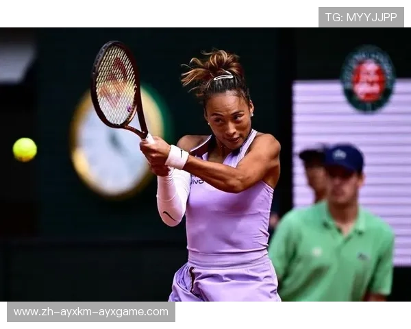 无缘八强郑钦文迈阿密赛不敌强敌萨巴伦卡遭淘汰